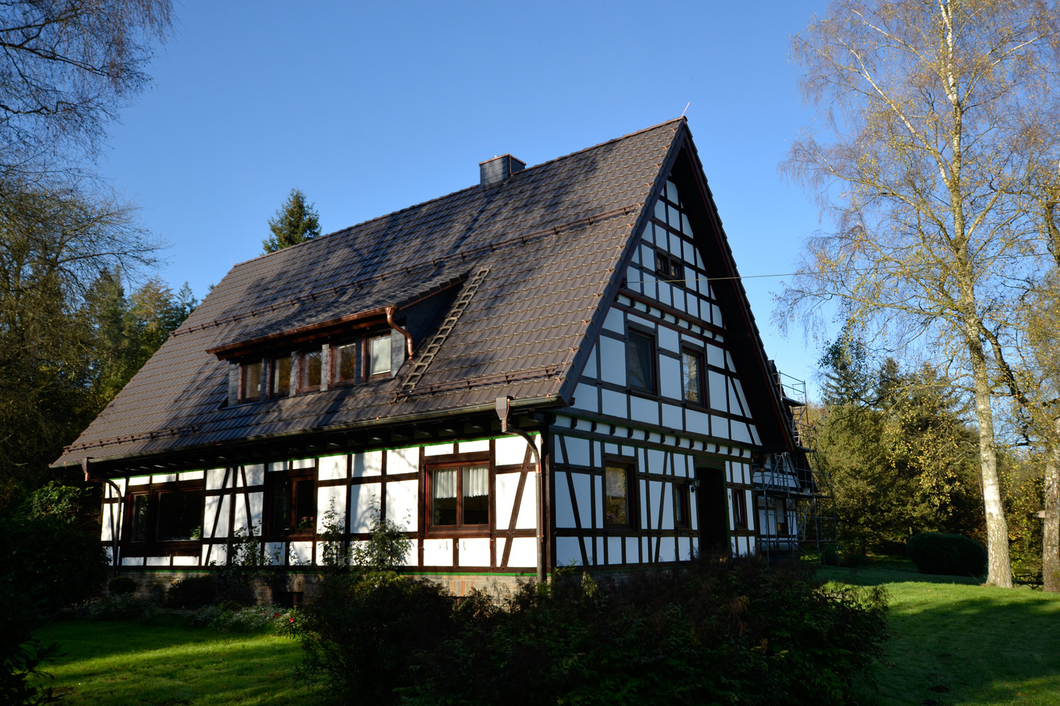 Das Fachwerkhaus in Reichshof nach Abschluss der Sanierungsarbeiten