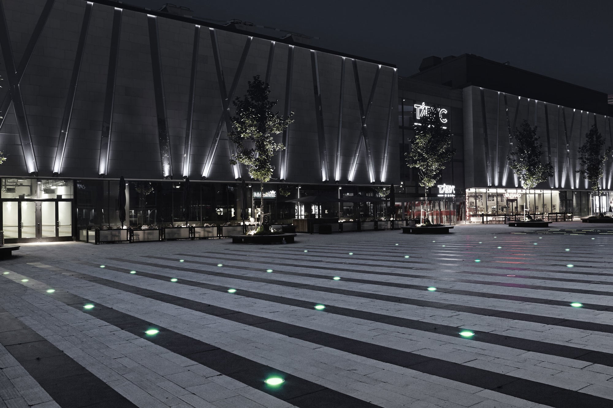 Zentraler Platz in Täby Boden Außenanlagen/Verkehr