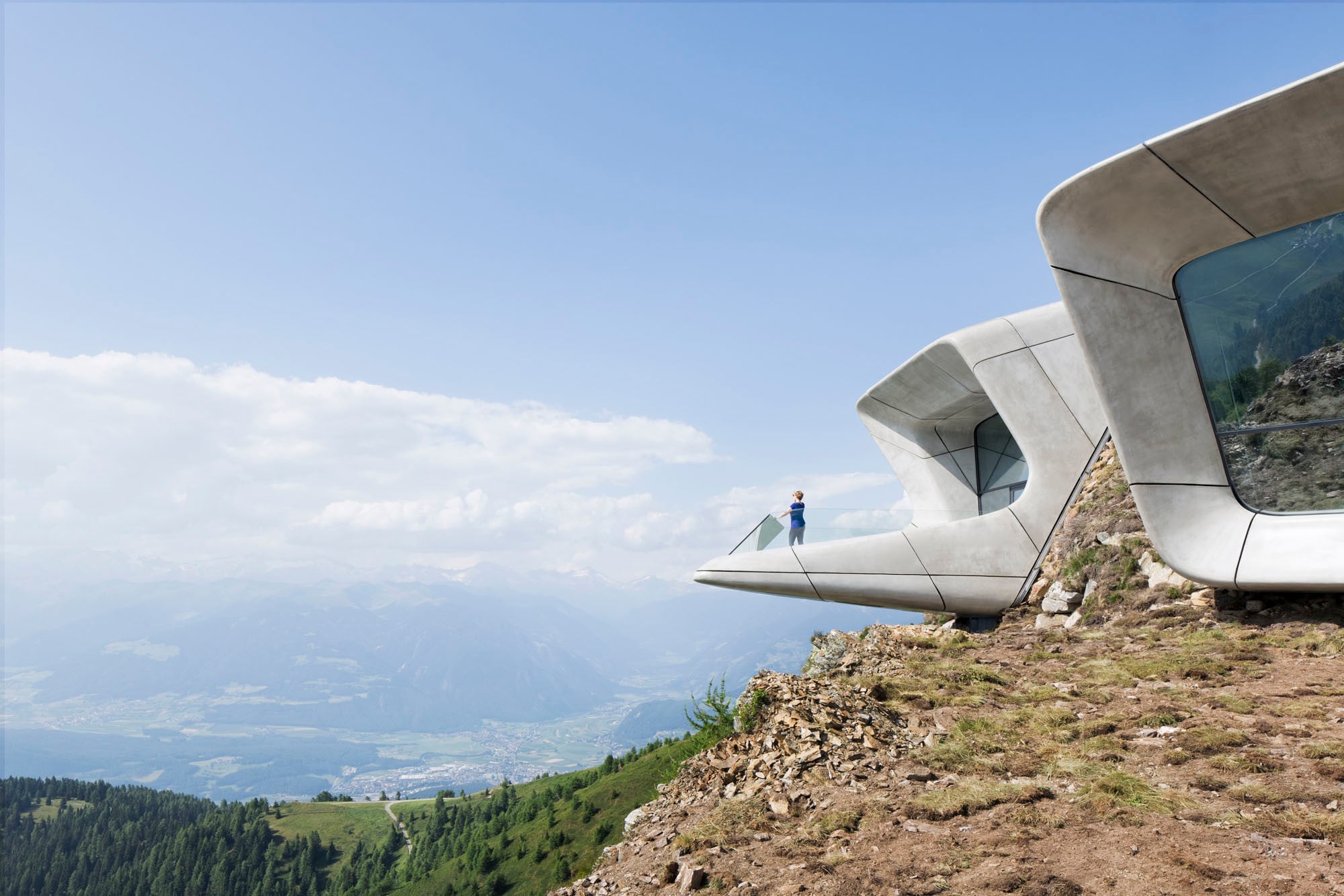 Das Museum liegt auf dem Gipfelplateau des Kronplatzes, einem Berg am Rande der Dolomiten
