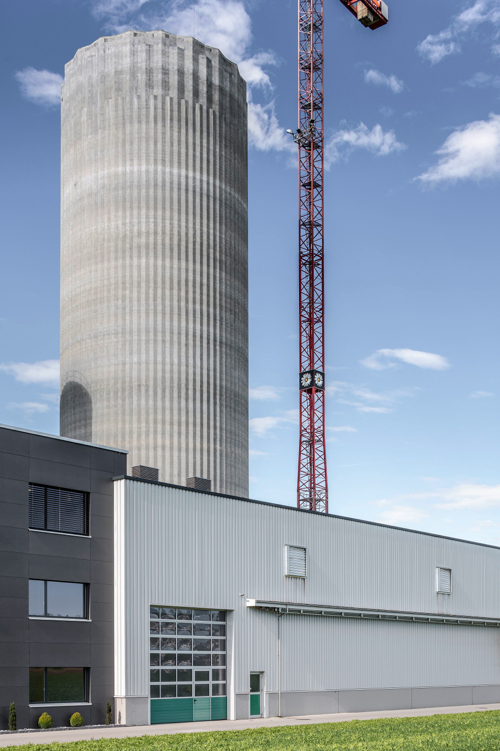 Errichtet wurde der Turm mithilfe einer Gleitschalung