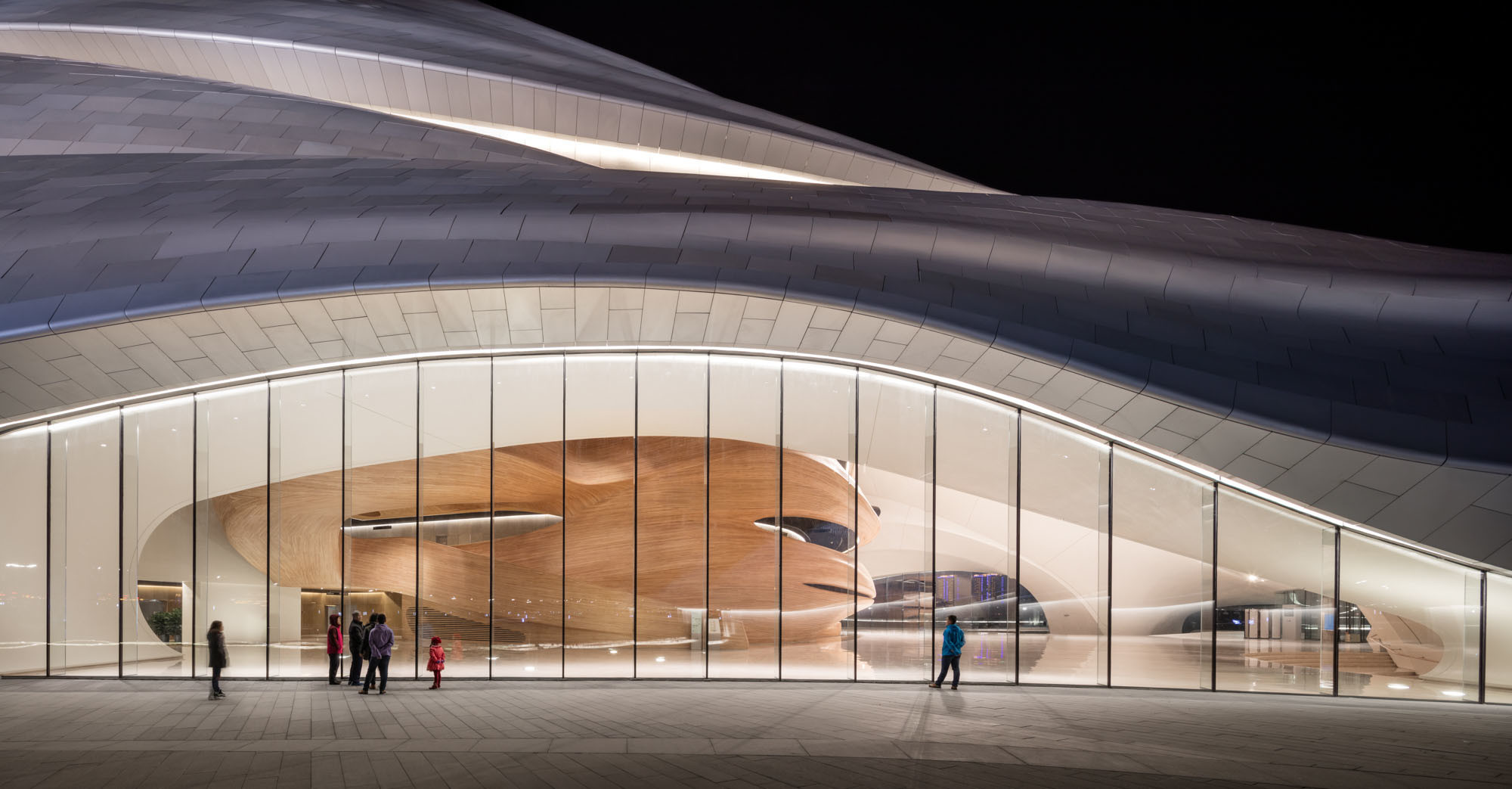 Das Opernhaus ist eines von drei kulturellen Prestige-Projekten, mit denen die Stadt das chinesisch-amerikanische Büro MAD Architects 2010 beauftragte