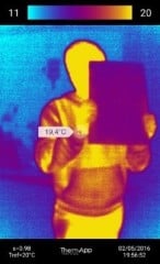 Glastafel aus Zweischeiben-Sonnenschutzglas: Die menschlichen Wärmestrahlen passieren nicht die Glastafel