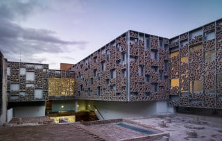 Das neue Keramik-Museum im Handwerkerviertel Triana von Sevilla umschließt einen Innenhof