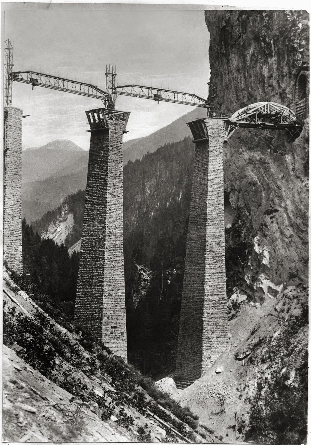 Bau des Landwasserviaduktes der Rhätischen Bahn um 1901