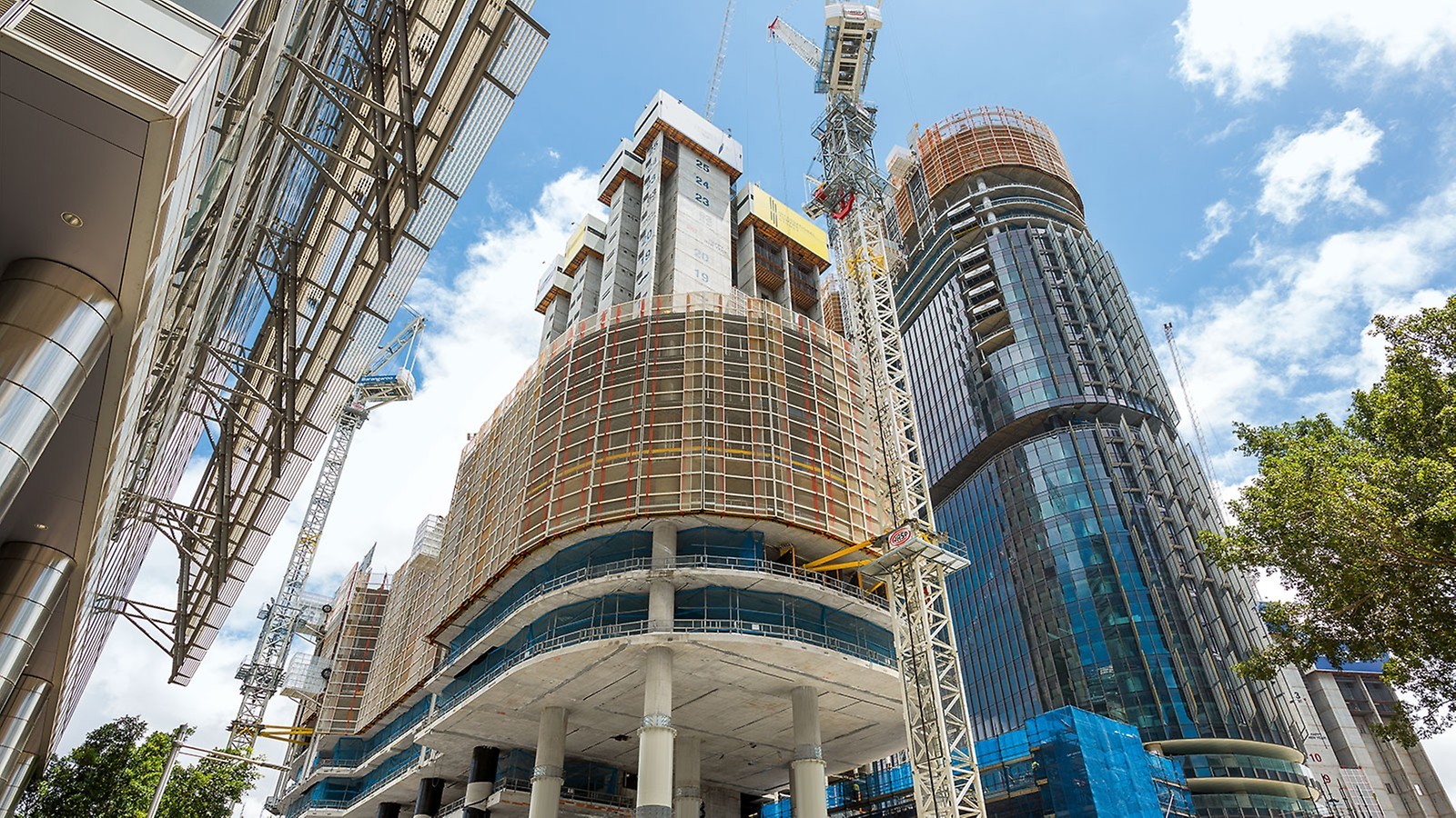 Protect-Einhausung aus Gitterelementen bei den International Towers Sydney ITS im Stadtviertel Barangaroo South
