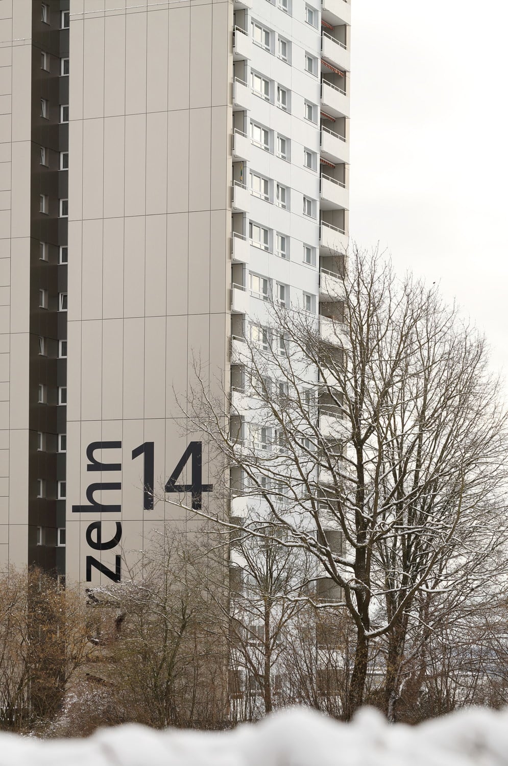Das Erscheinungsbild der Fassade variiert in Abhängigkeit der Jahreszeiten