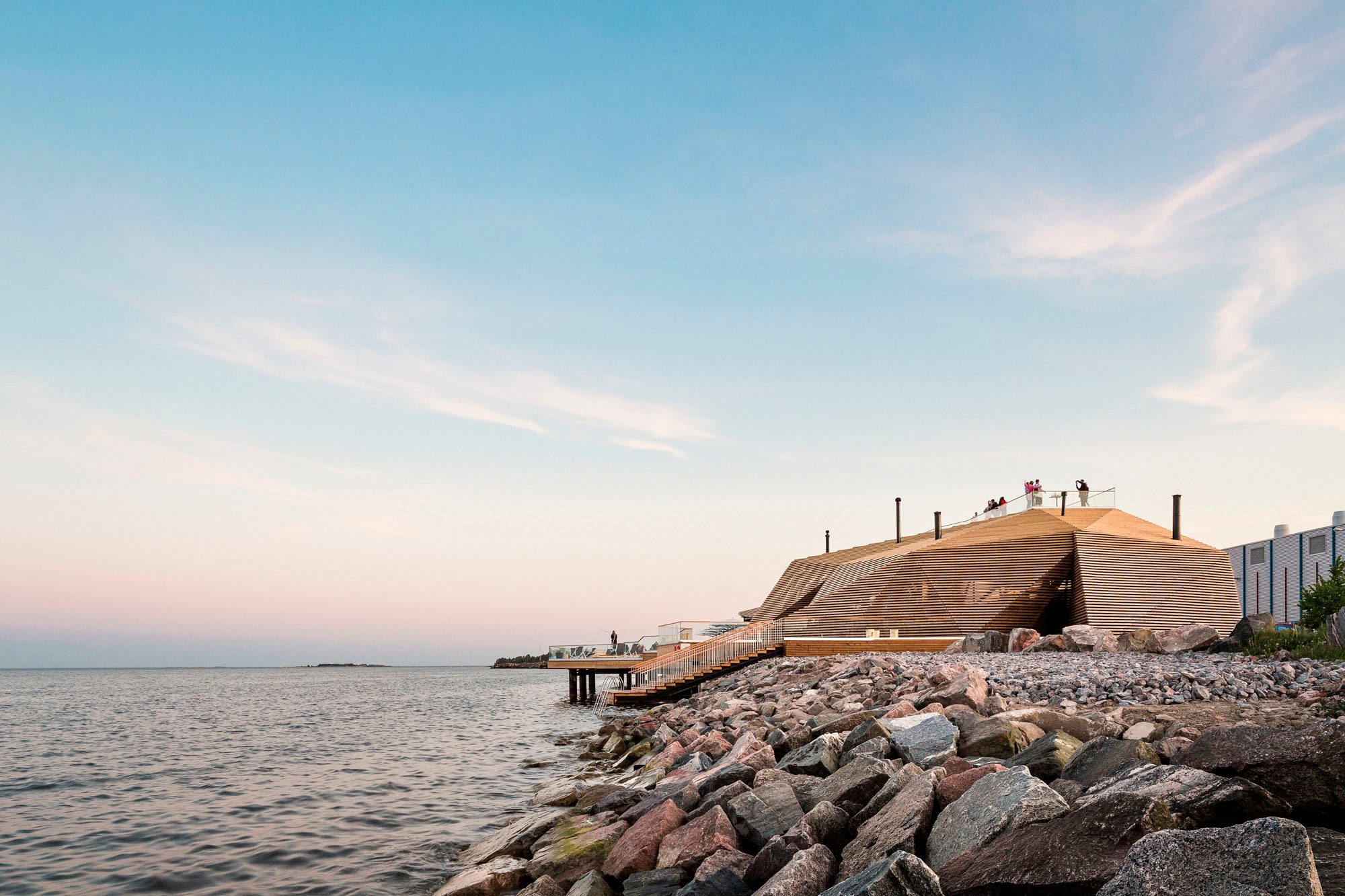 Sauna und Restaurant „Löyly“ in Helsinki Geneigtes Dach Sport