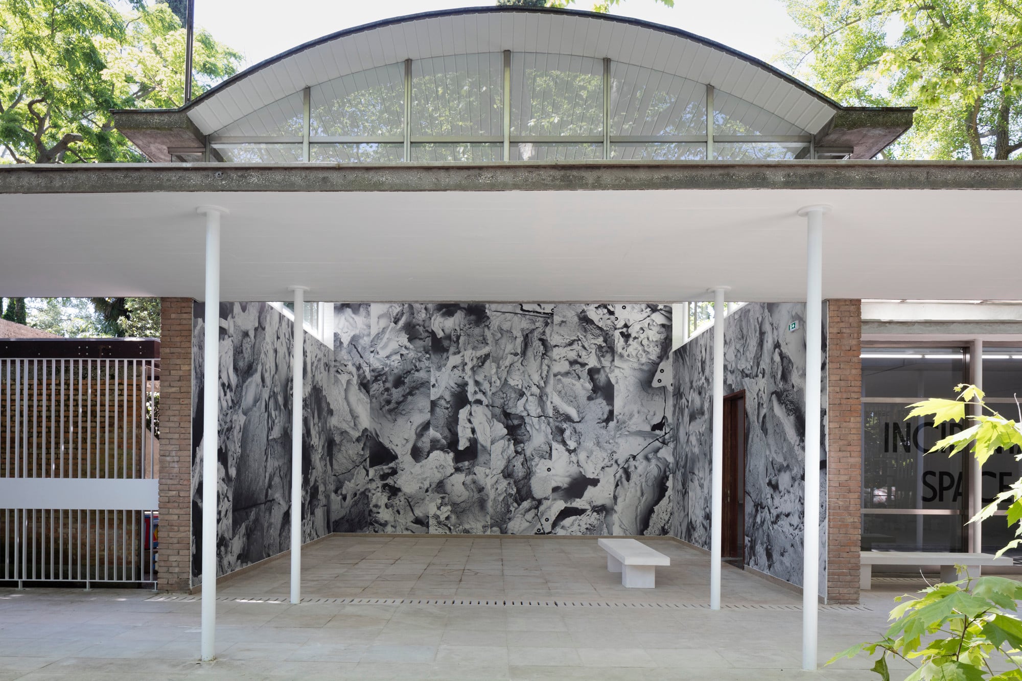 Der Schweizer Pavillon empfängt die Besucher mit ausgedruckten Renderings des 3-D-Scans