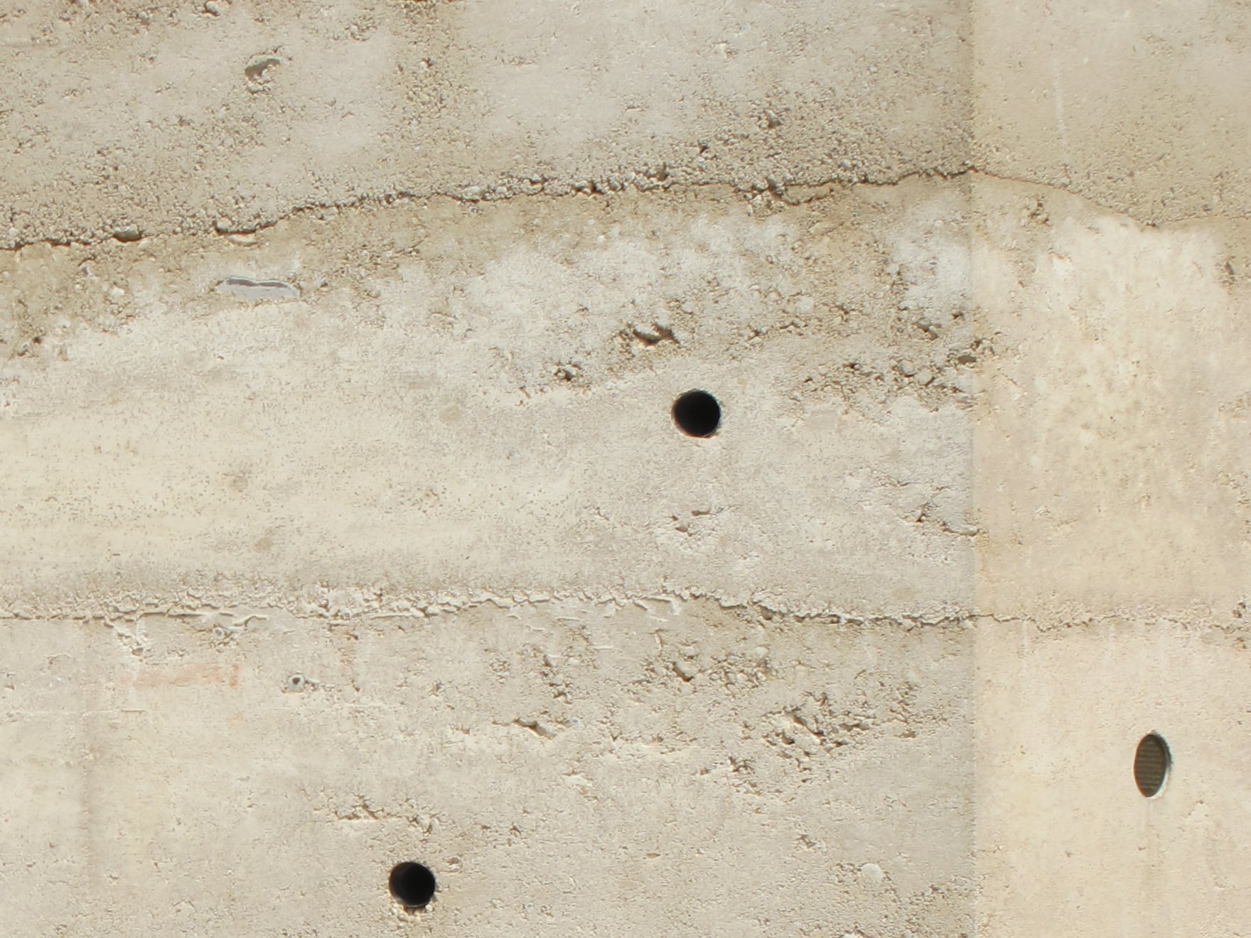 Ankerlöcher in Stampfbeton