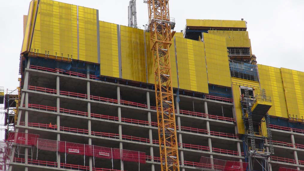 Einsatz einer Kletterschutzwand beim Neubau der Europäischen Zentralbank (EZB) in Frankfurt