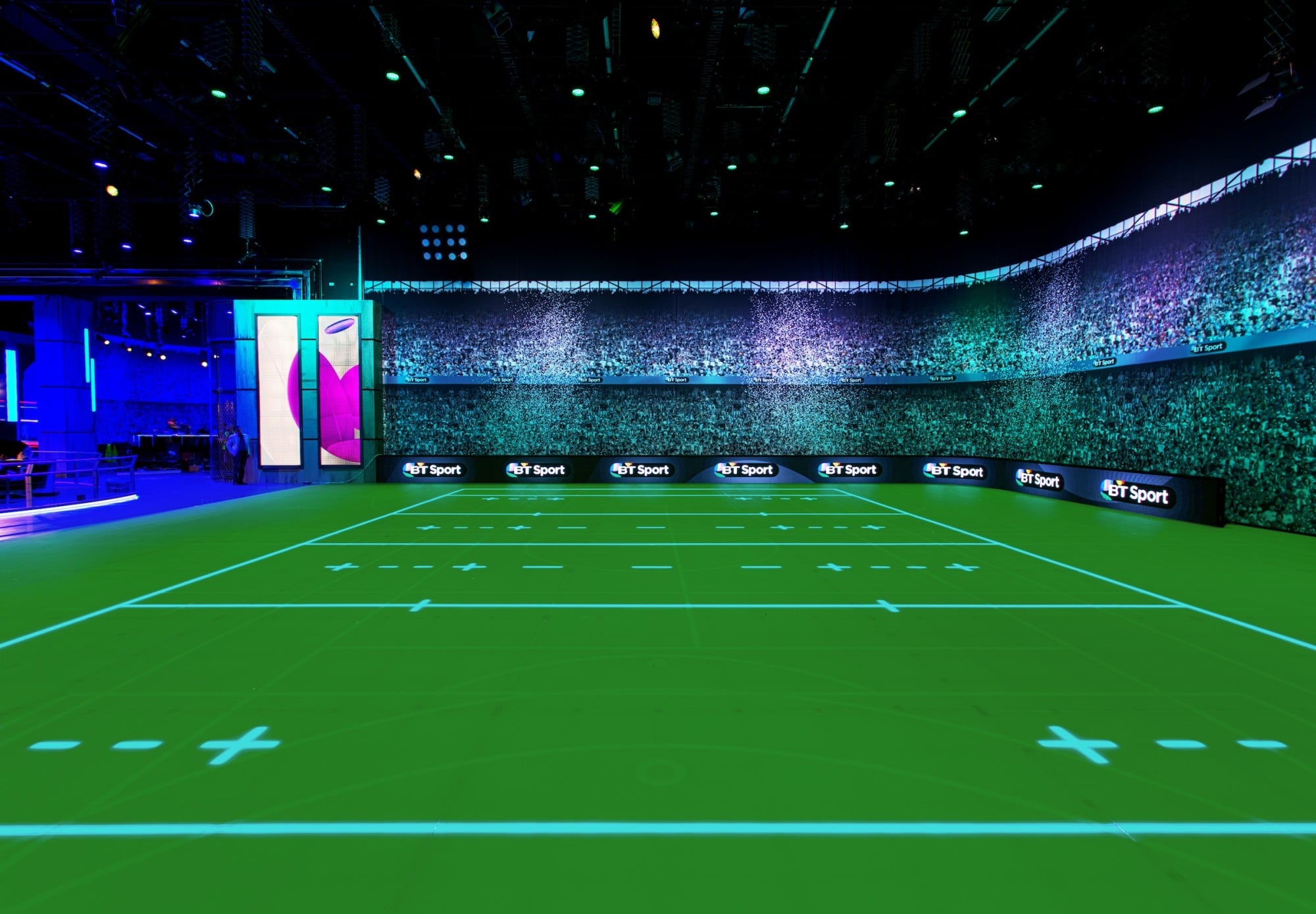 Die LED-Markierungen lassen sich passend zur Spiel-/Sportart auswählen