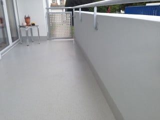 Das Dämmsystem eignet sich für Laubengänge, Balkone und Dachterrassen