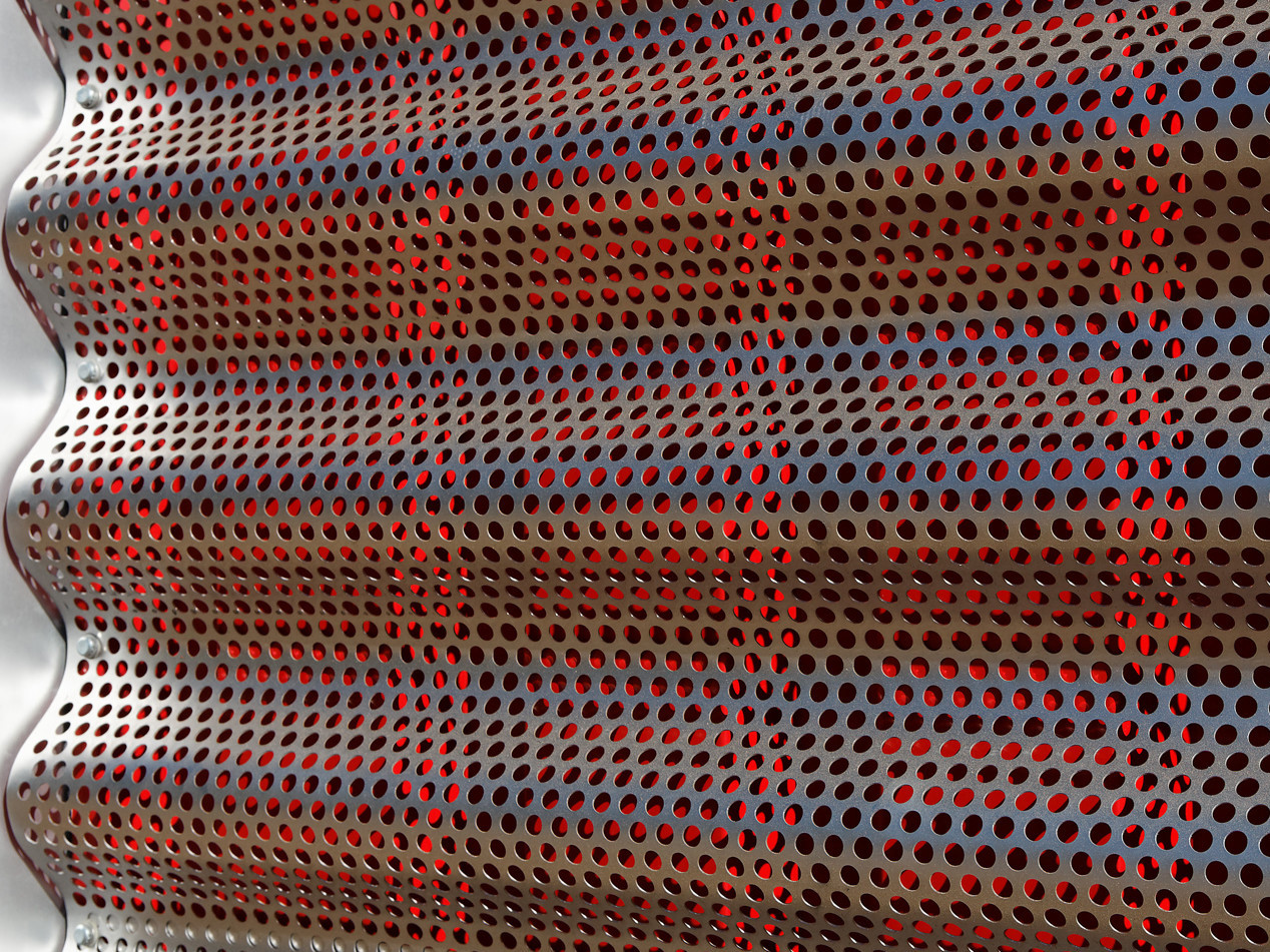 Die Metallbekleidungen von Laukien sind als verschieden geformte Profile aus Aluminium, Stahl, Edelstahl, Zink oder Kupfer erhältlich