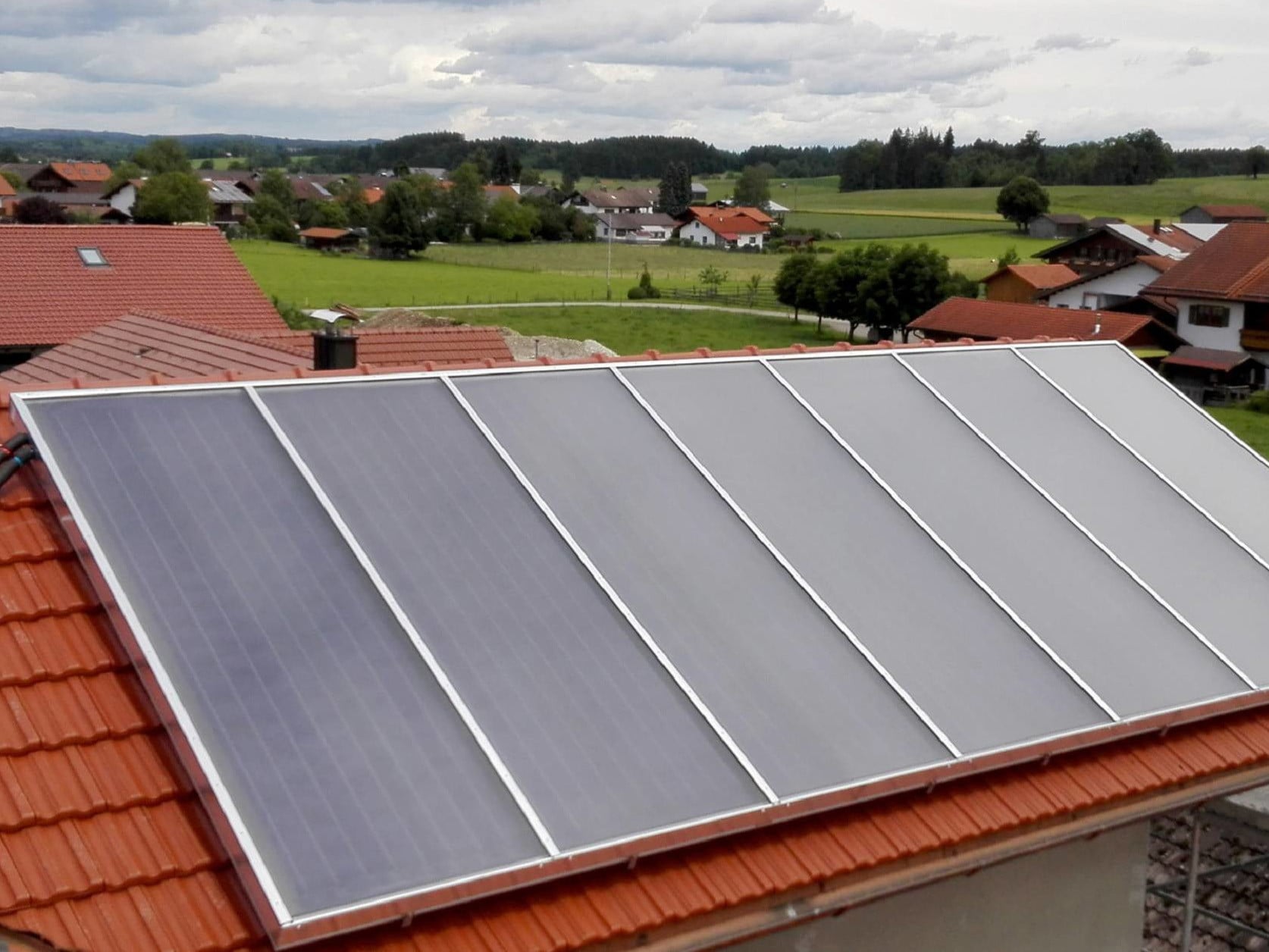 Beim Solarkollektor VARIOcollect A light wurde an der Optik, aber nicht an der Effizienz gespart