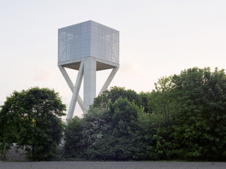 Mysteriöse Skulptur: der Wasserturm von Ghlin