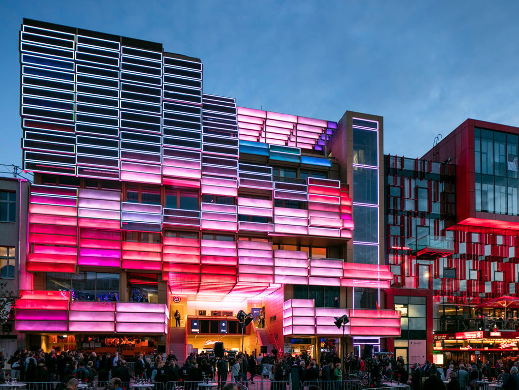 Medienfassade am Klubhaus St. Pauli in Hamburg