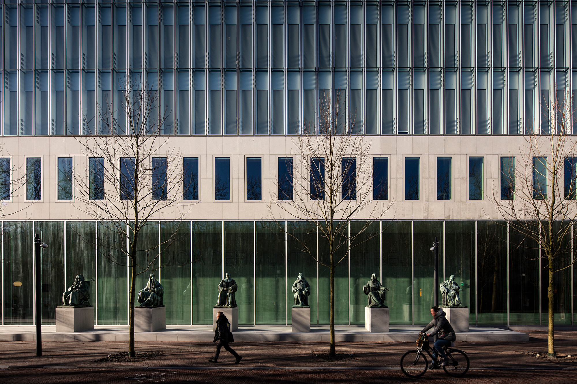 Gerichtshof der Niederlande in Den Haag | Glas | Büro/Verwaltung ... Gerichtshof der Niederlande in Den Haag | Glas | Büro/Verwaltung ...