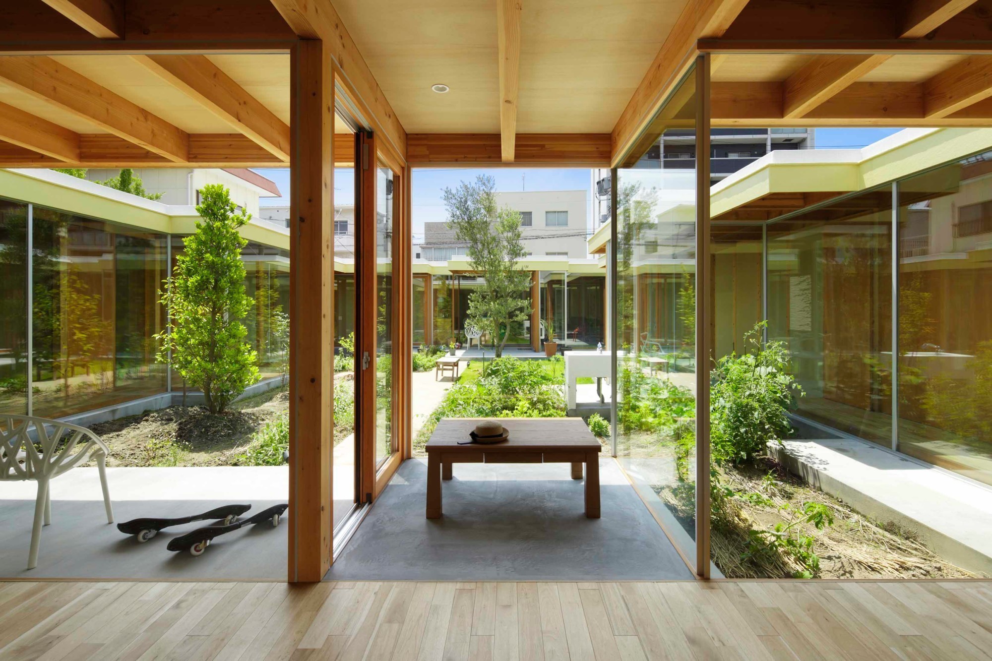 Hofhaus in Nagoya | Flachdach | Wohnen/EFH | Baunetz_Wissen