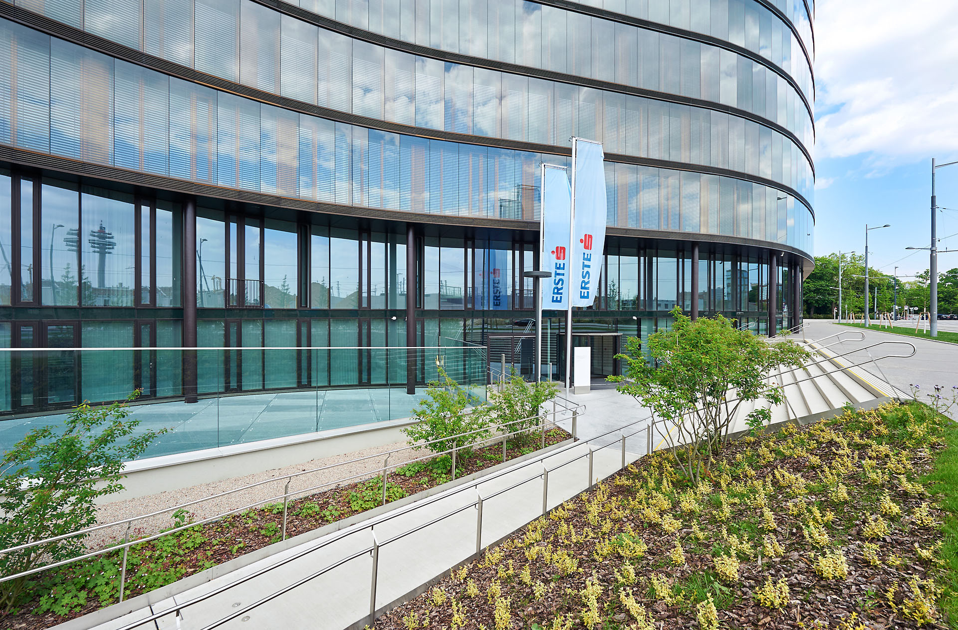 Hauptsitz Erste Bank Group In Wien Flachdach Buro Und