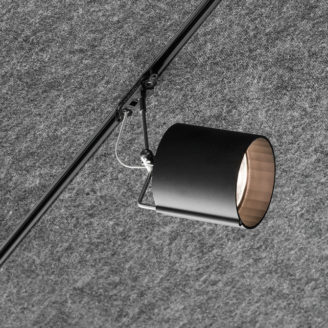 Deckenpaneel mit integrierbarer Lichtschiene | Akustik | News/Produkte