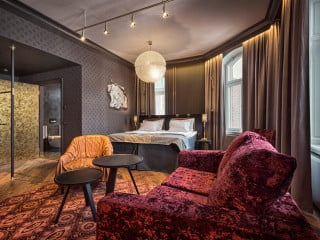 Åhoj och välkommen! 1895 von der Seemannsmission errichtet, wurde das Gebäude in Umeå nach Plänen von Stylt Trampoli Architekten zum Stora Hotellet umgebaut