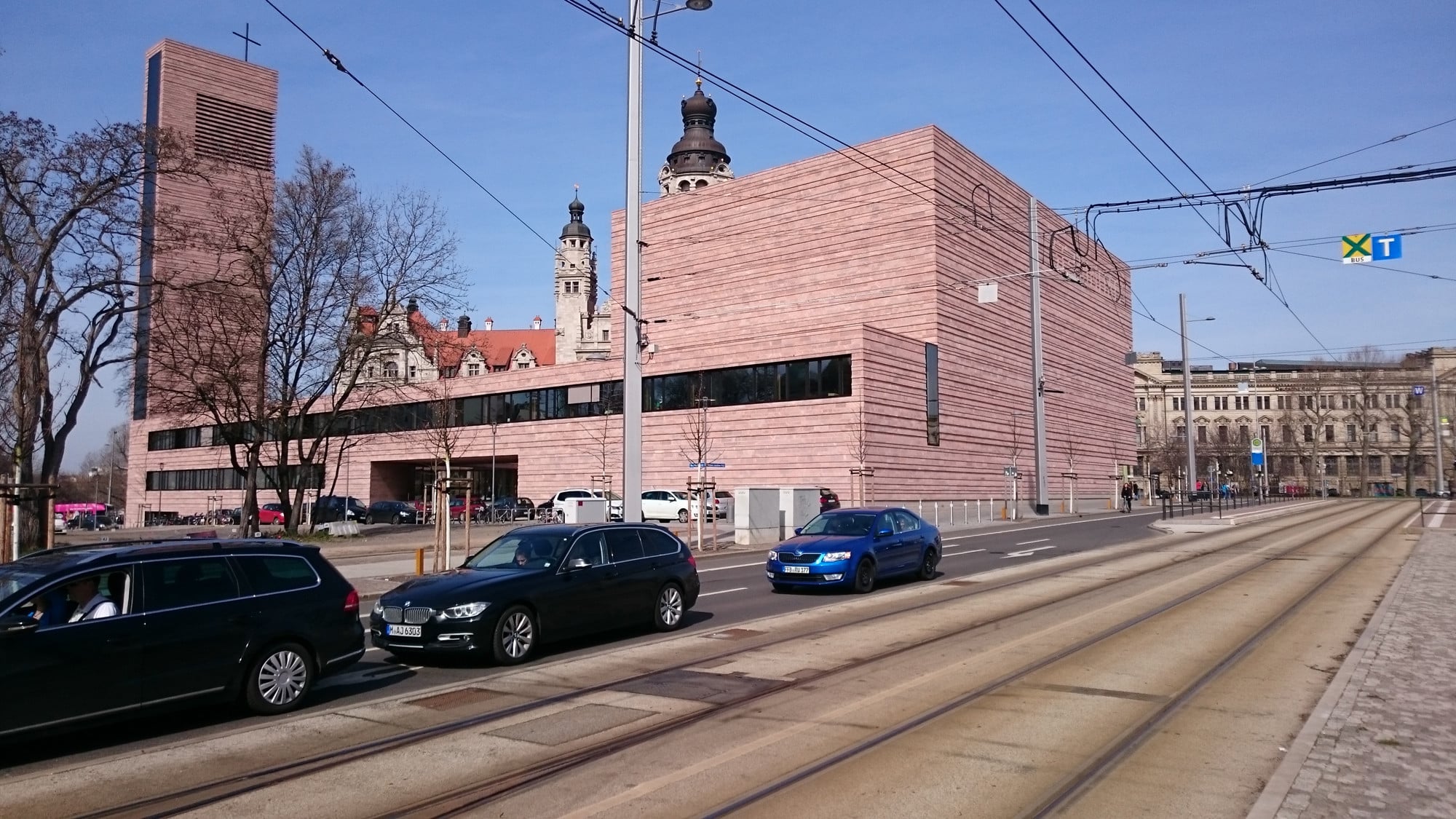 Südostansicht mit Neuem Rathaus im Hintergrund