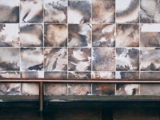 Die Smoked Ceramic Tiles kommen u.a. an der Bar im Londoner Ace Hotel zum Einsatz