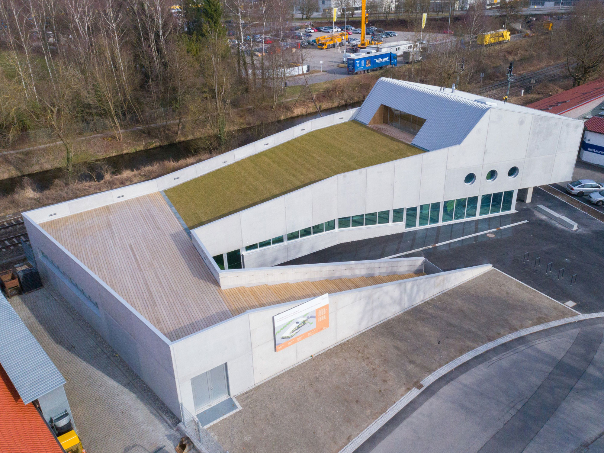 Christine Reck Architekten entwarfen das Jugendhaus unter Beteilung von rund 700 Jugendlichen