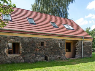 Der Architekt Alexander Palowski fügte im Dorfanger von Schöneiche Haus in Haus und schuf so einen Neubau unter Erhalt des denkmalgeschützten Bestands