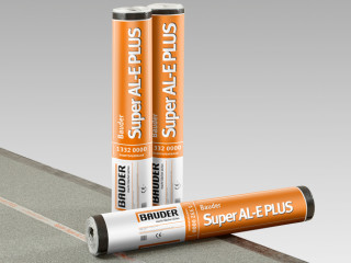Bauder Super AL-E Plus ist durch eine beschieferte Oberfläche geschützt, lässt sich gut verarbeiten und ist auch im Sommer trittfest