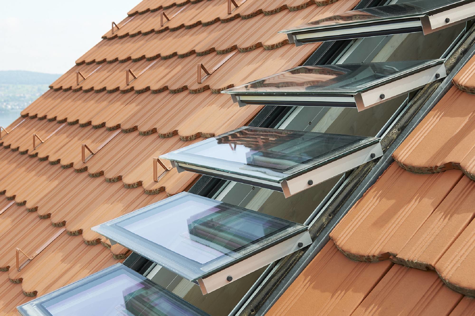 Lamellenfenster mit Lüftungsautomatik Geneigtes Dach