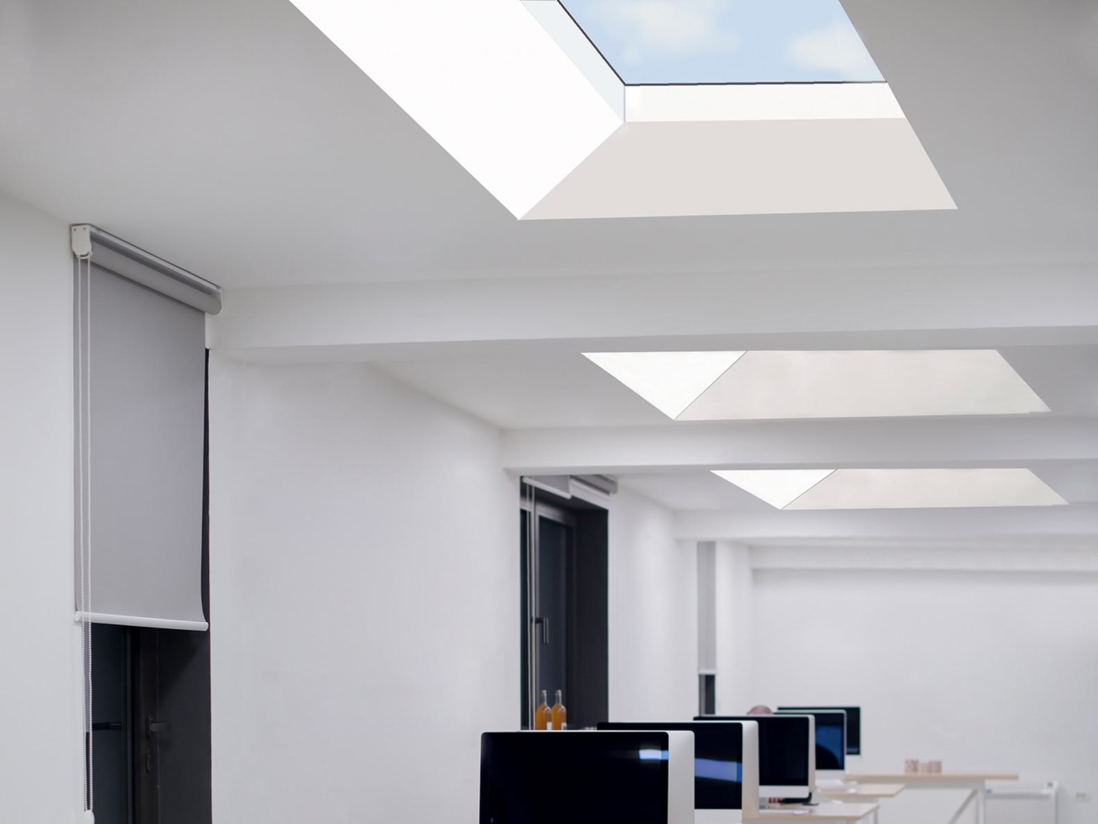 In tiefen Arbeitsräumen leisten Oberlichter einen wichtigen Beitrag für eine helle, angenehme Atmosphäre