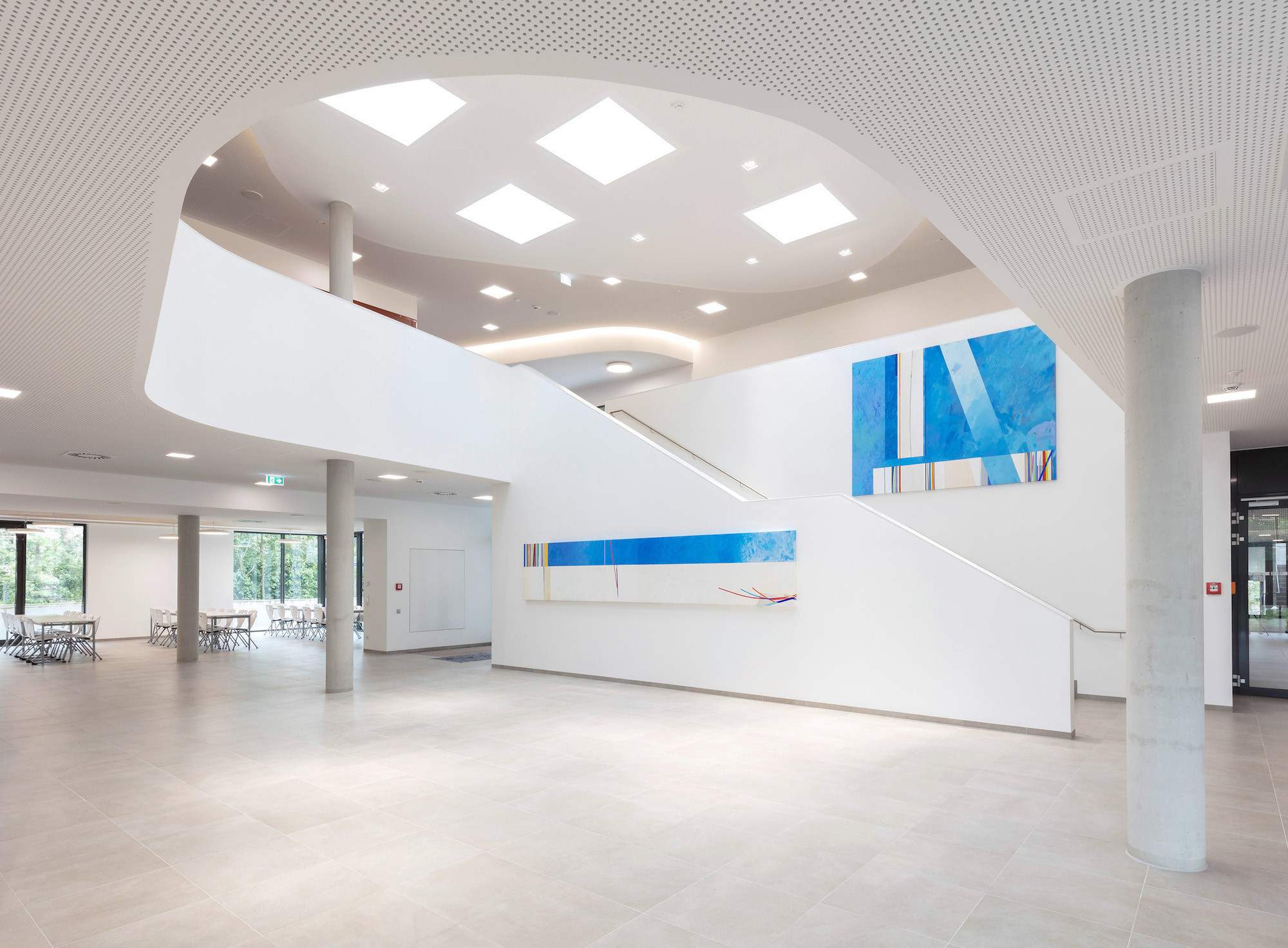 Das Foyer wird auch als Aula genutzt