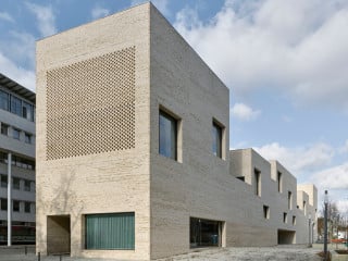 Die neue Stadtbibliothek in Heidenheim an der Brenz von Max Dudler enstand auf einem ehemaligen Gefängnisareal