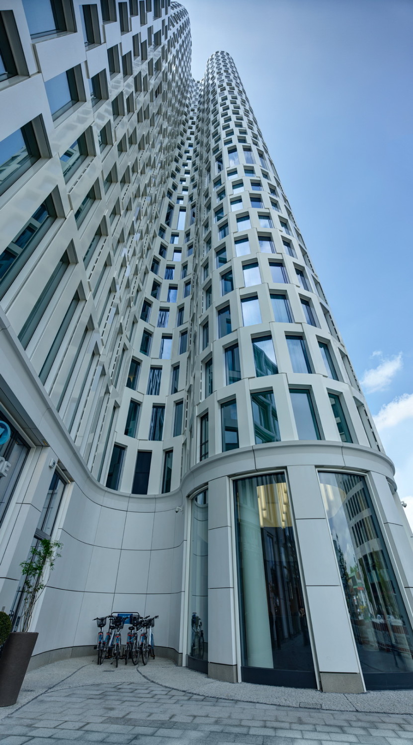 Die Mischnutzung brachte unterschiedliche Anforderungen an den Wärme-, Sonnen- und Schallschutz mit sich, die entsprechende Verglasung stammt von Saint-Gobain Glass