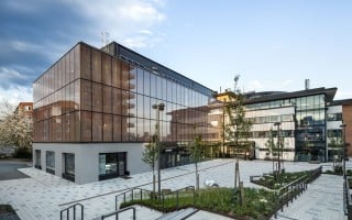 Im schwedischen Kungsängen wurde im Kulturhaus die Isolierverglasung Okatech verbaut