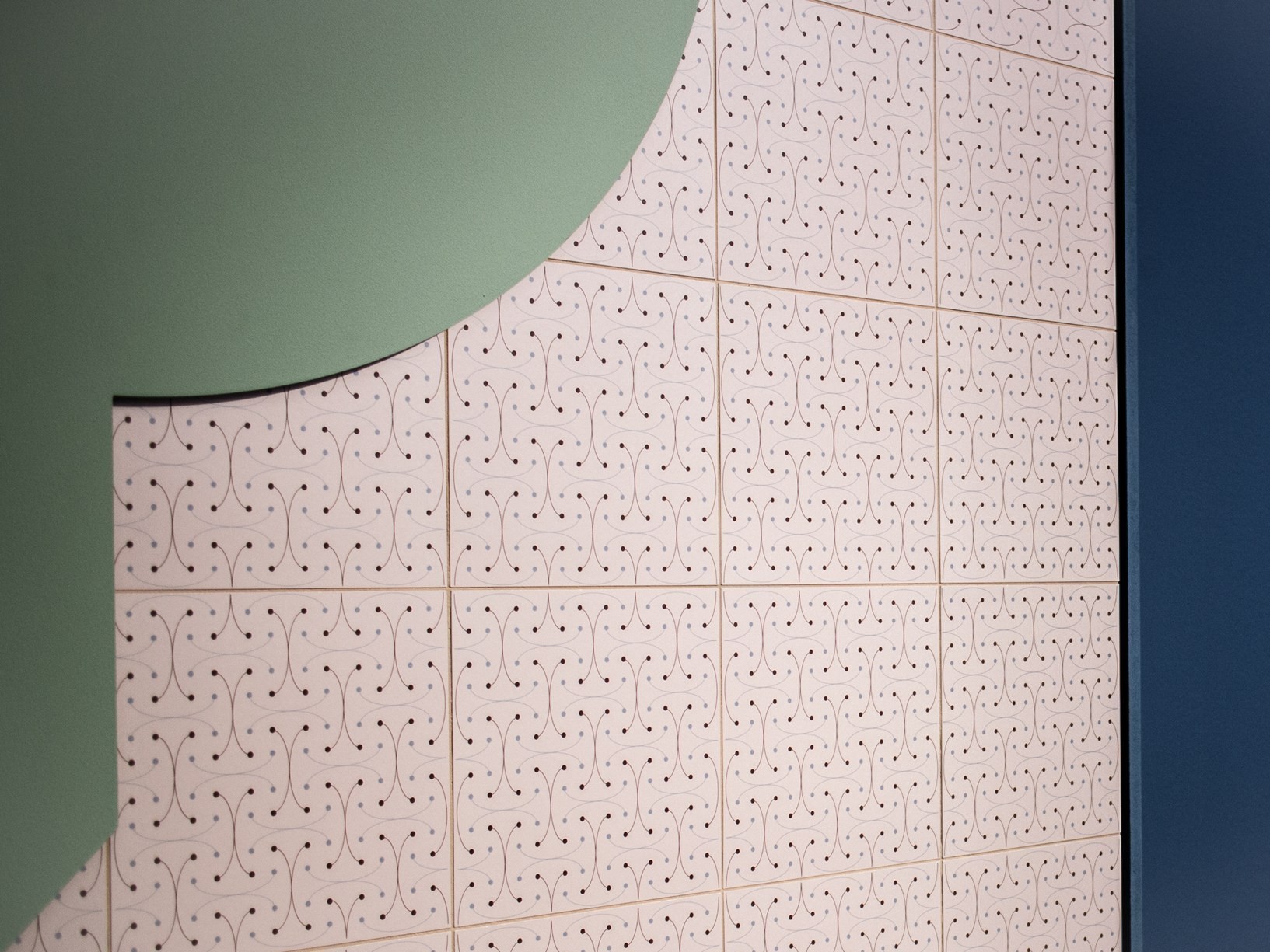 Die Grundfarben der Kollektion Confetti reichen von Cremeweiß, über Vanille und Puderrosa bis zu Bleu und Mint 