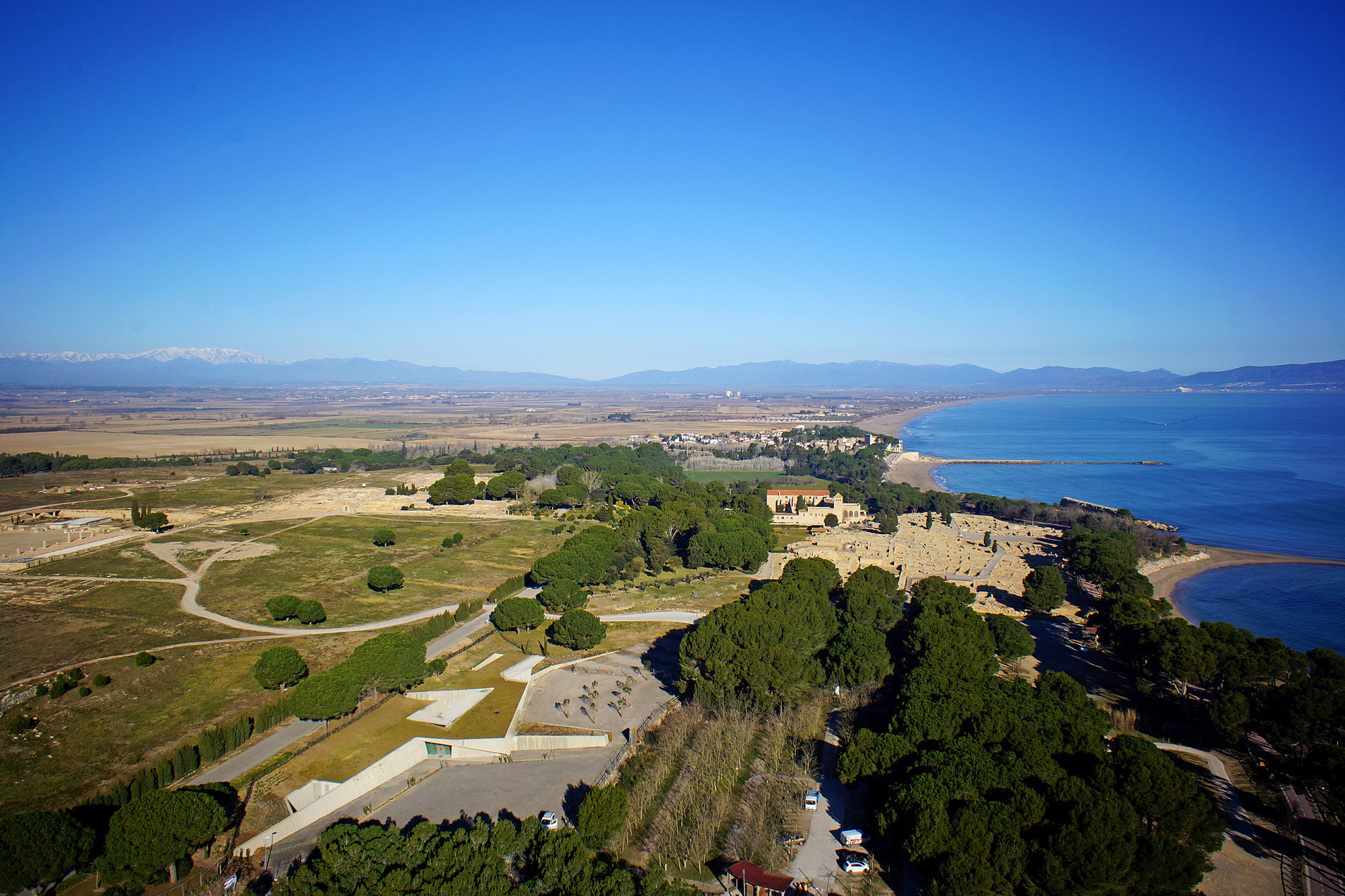 Sehenswürdigkeiten des archäologischen Parks von Empúries sind die Ruinen einer griechischen Siedlung und einer später entstandenen römischen Planstadt