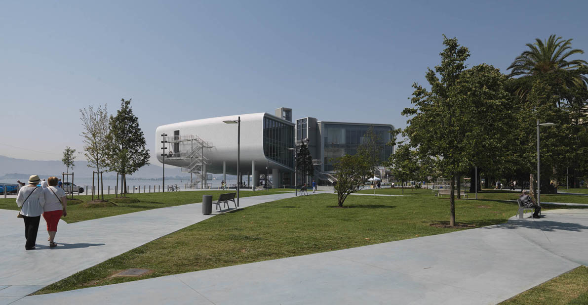Das von Renzo Piano Building Workshop entworfene Museum und Kulturzentrum verfügt über knapp 7.000 Quadratmeter Bruttogrundfläche