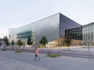 Das Futurium wurde nach Plänen von Richter Musikowksi Architekten am Berliner Spreebogen errichtet