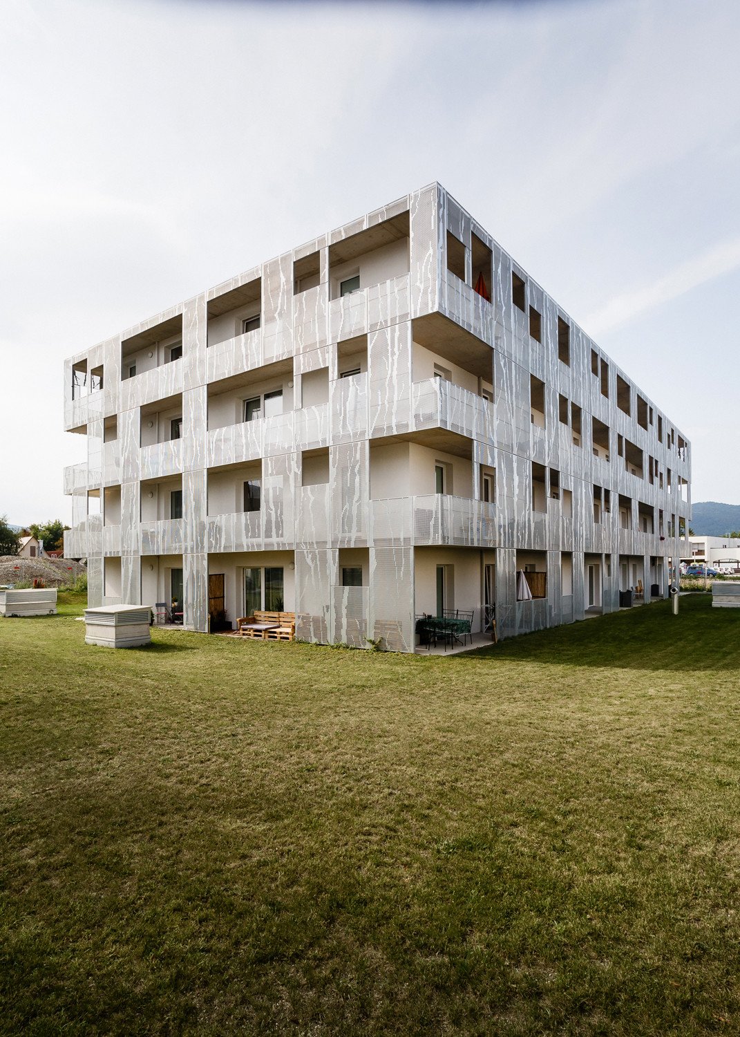 Das viergeschossige Wohnhaus ist das erste von insgesamt drei geplanten Gebäuden