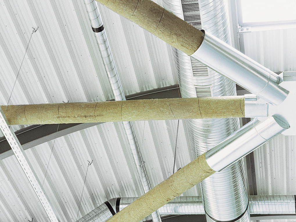 Mit dem Produkt Conlit Steelprotect Board/Alu hat der Hersteller Rockwool Steinwolleplatten für den Brandschutz von Stahlbauteilen und Betondecken entwickelt