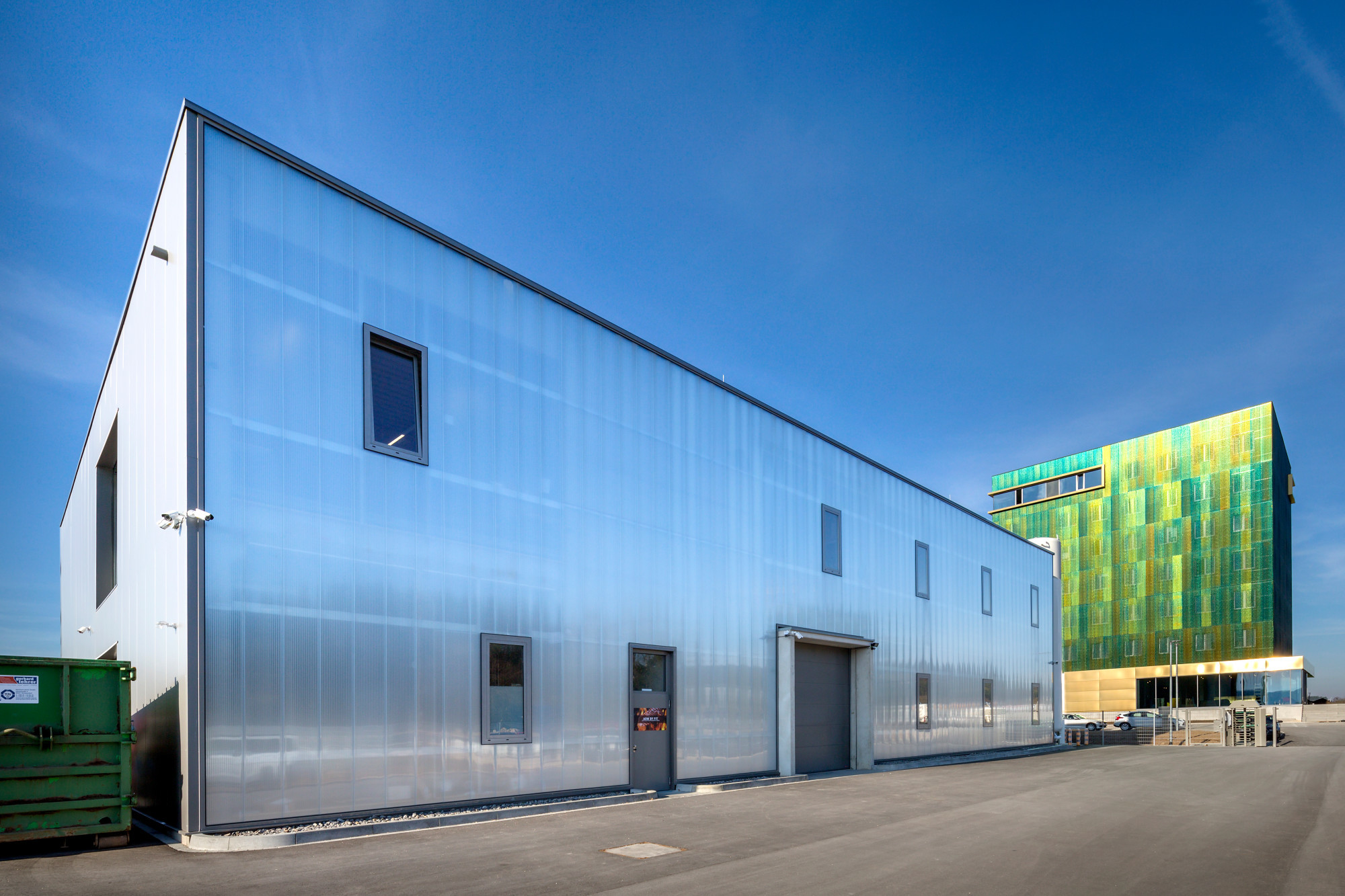 Beim Energiekonzept setzten die Planer auf die Vernetzung von Verwaltungs- und Produktionsbauten