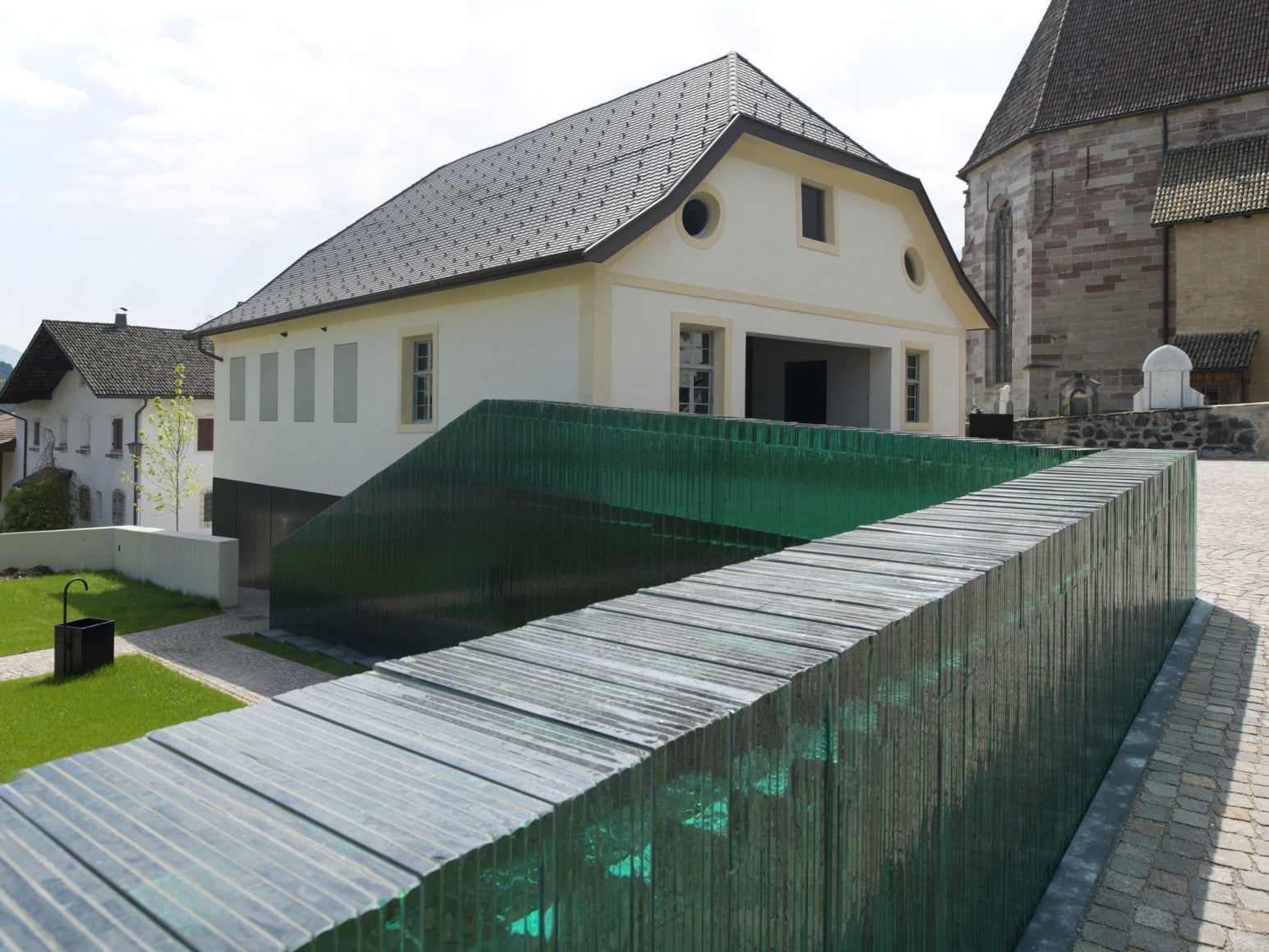 Die Architekten Werner Tscholl und Andrea Palaia erweiterten den Friedhof der Gemeinde Tisens