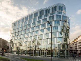 Insgesamt wurden 188, etwa 3 x 3 Meter großen Elemente verbaut