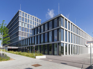 Das Technologiezentrum TechBase in Regensburg ist nach einem Entwurf des Münchner Architekturbüros Nickl & Partner entstanden