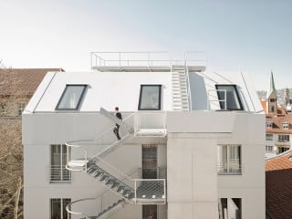 Ein Stuttgarter Hinterhaus von 1947 modernisierten g2o Architekten und erweiterten es um drei Geschosse.