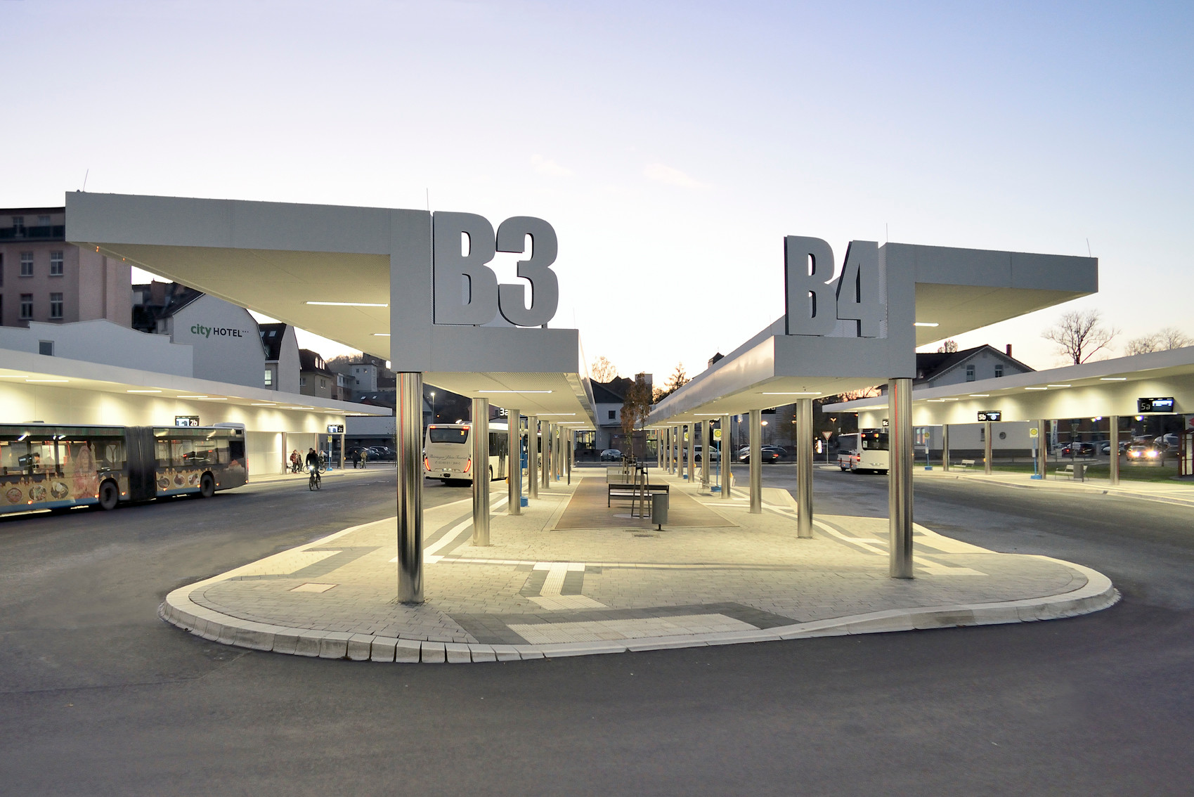 Zentraler Busbahnhof in Eisenach Licht Verkehr