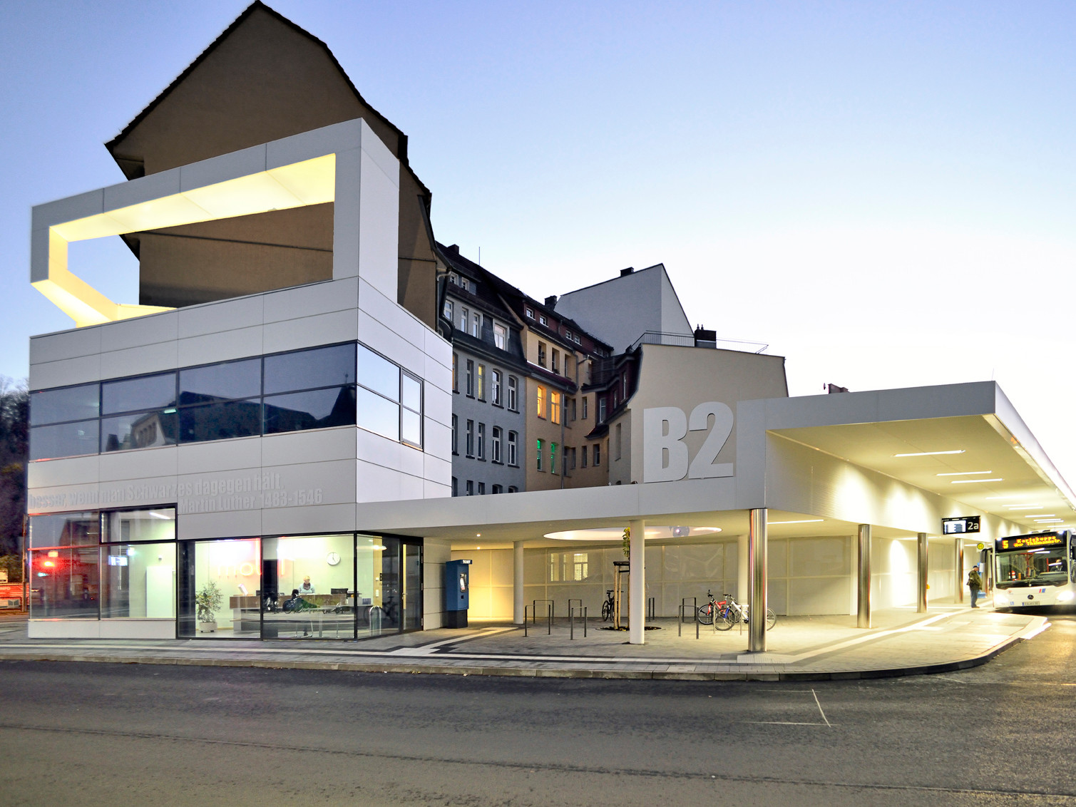 Zentraler Busbahnhof in Eisenach Licht Verkehr