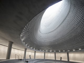 Mit der Memorial Hall of Israel’s Fallen entstand nach Plänen von Kimmel Eshkolot Architects mit Kalush Chechick Architects am Herzlberg eine Gedenkstätte für die gefallenen Soldaten Israels